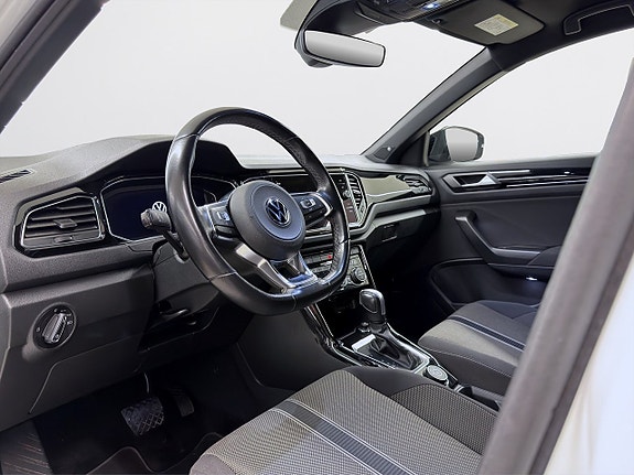 Volkswagen T-Roc 8 of 22