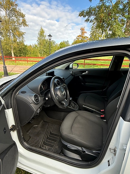 Audi A1 3 of 5