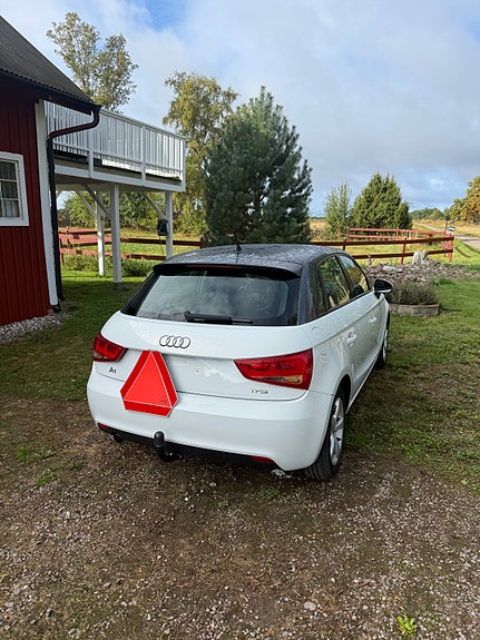 Audi A1 2 of 5
