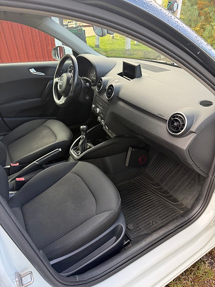 Audi A1 4 of 5