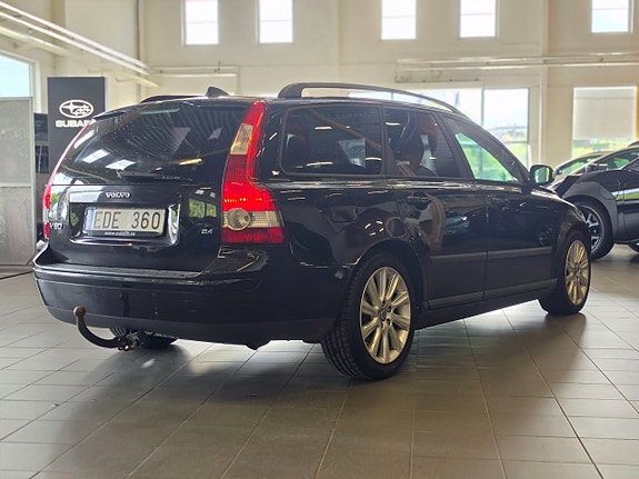 Volvo V50 3 of 11