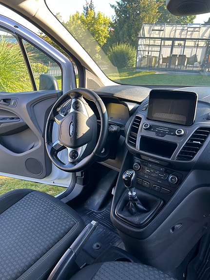 Ford Transit Connect 5 of 7