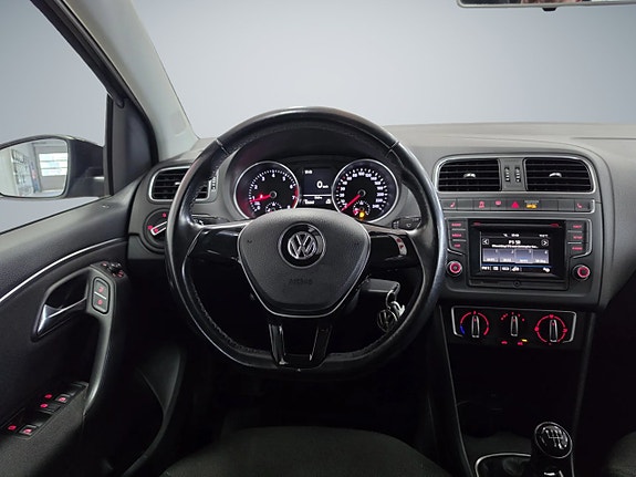 Volkswagen Polo 8 of 15