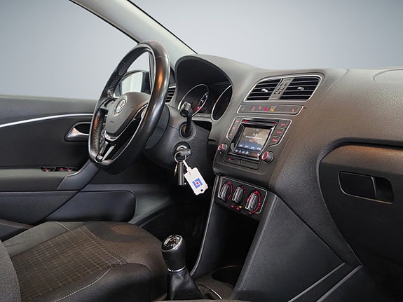 Volkswagen Polo 11 of 15