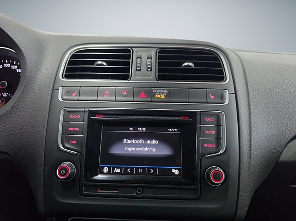 Volkswagen Polo 9 of 15