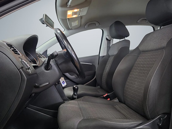 Volkswagen Polo 13 of 15