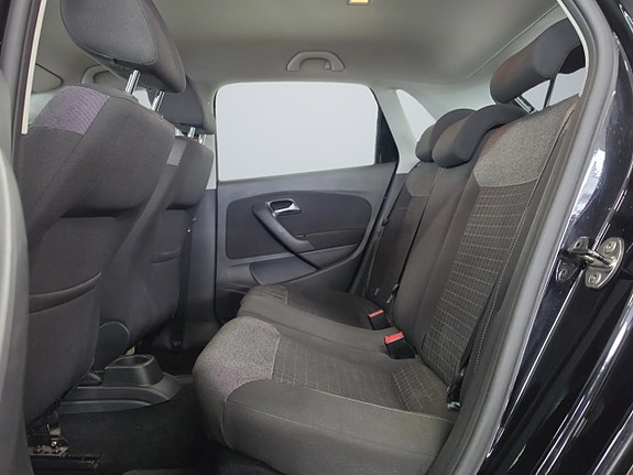Volkswagen Polo 15 of 15