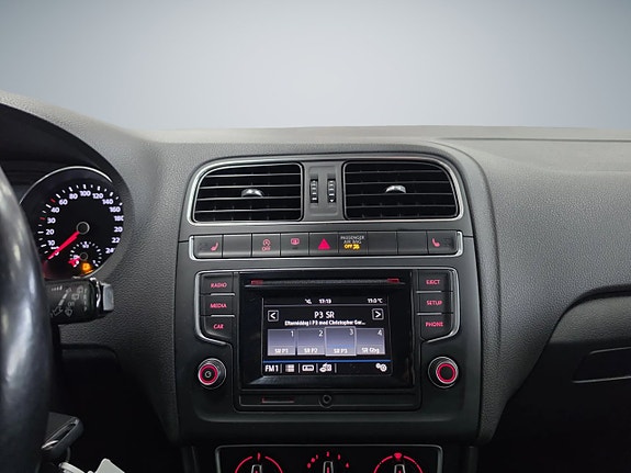 Volkswagen Polo 10 of 15