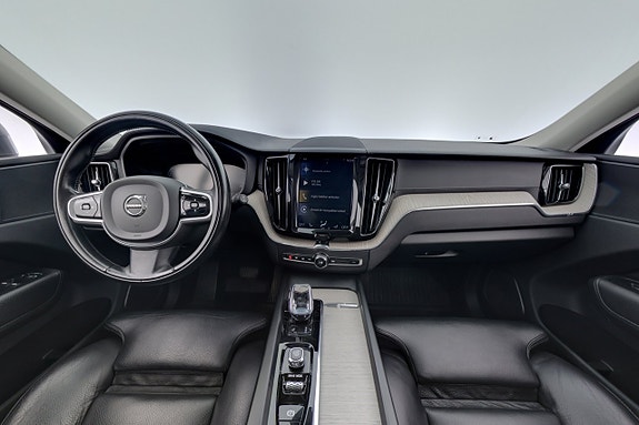 Volvo XC60 15 of 30