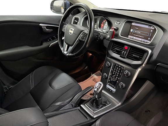 Volvo V40 10 of 17