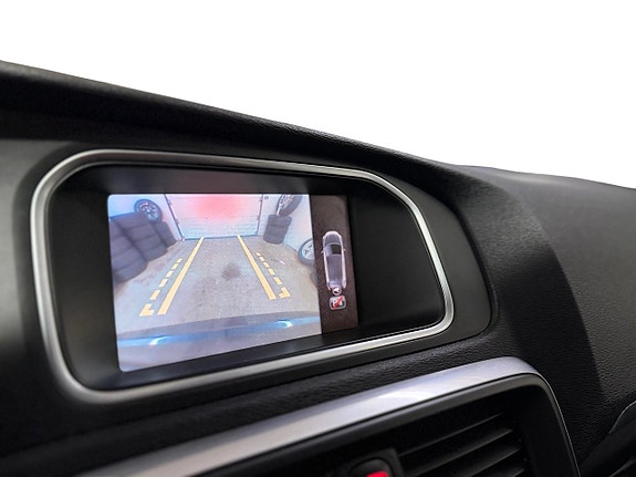 Volvo V40 13 of 17