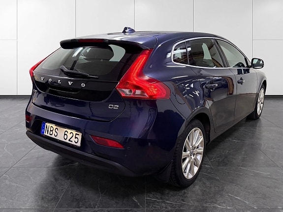 Volvo V40 4 of 17