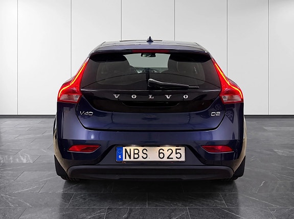 Volvo V40 7 of 17