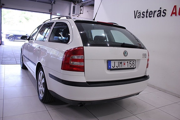 Skoda Octavia 6 of 24