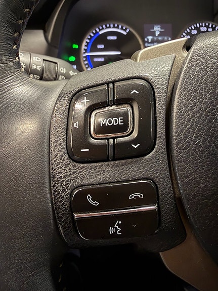 Lexus NX300h 23 of 29