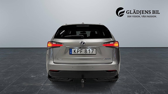 Lexus NX300h 6 of 29