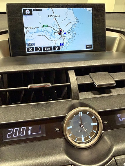 Lexus NX300h 27 of 29