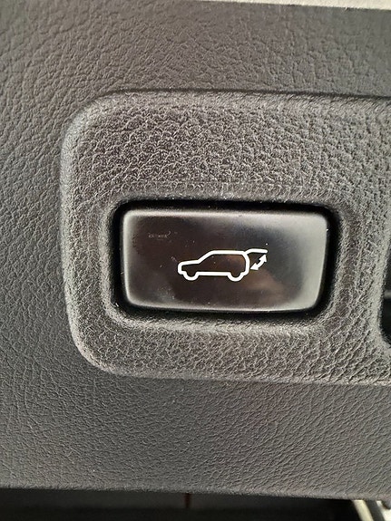 Lexus NX300h 18 of 29