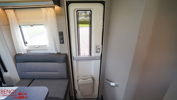Adria COMPACT SELECT DL - FIAT 6E 2,2 140HP 35L 19 of 21