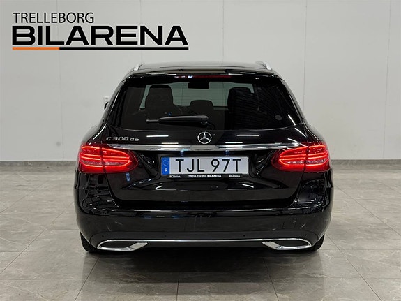 Mercedes-Benz C300 7 of 27