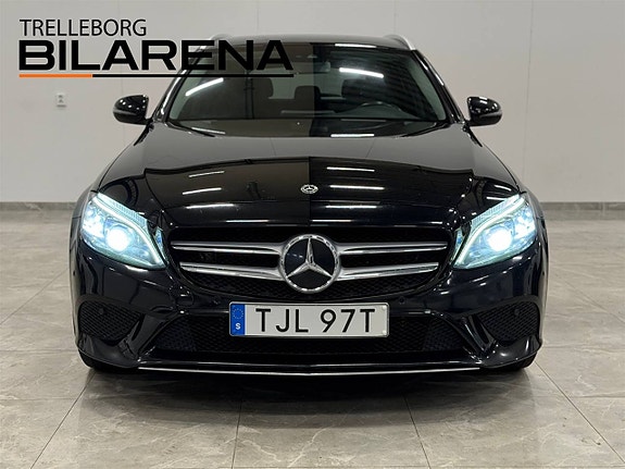 Mercedes-Benz C300 3 of 27