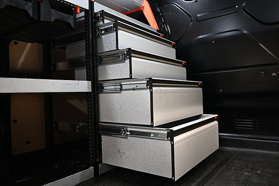 Ford Transit Custom 11 of 30