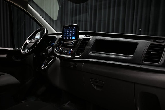 Ford Transit Custom 28 of 30