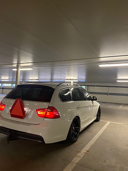 BMW 318d 3 of 3