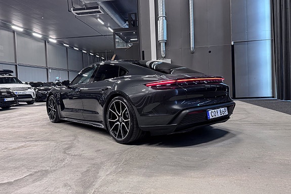 Porsche Taycan 4 of 22