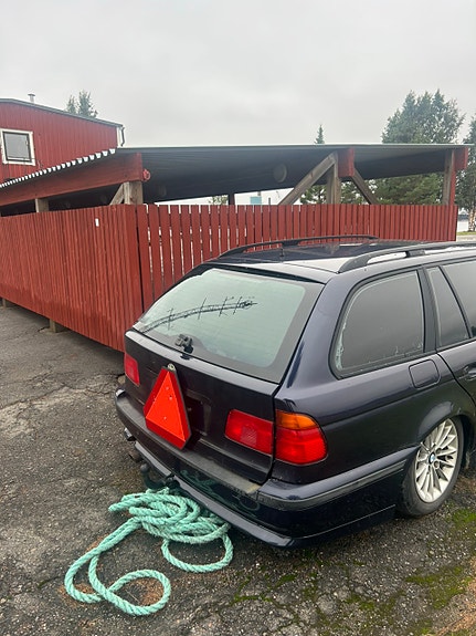 BMW 528i 3 of 3