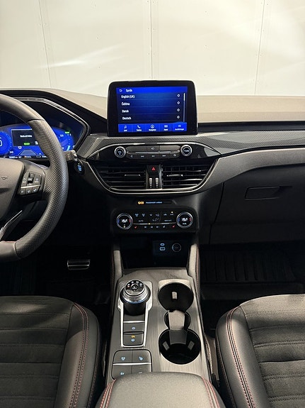 Ford Kuga 10 of 30