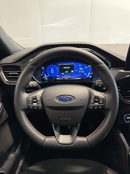 Ford Kuga 13 of 30