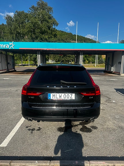 Volvo V90 2 of 30