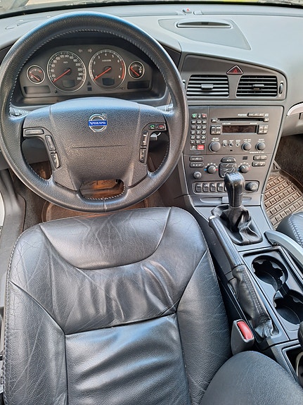 Volvo XC70 3 of 4