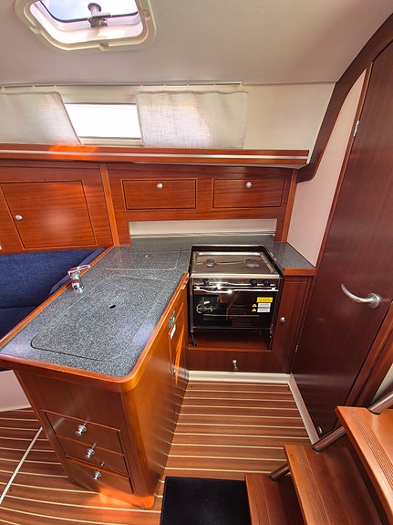 Hanse 315 (2007) – mycket fint skick, omfattande uppdaterad och moderniserad 7 of 10