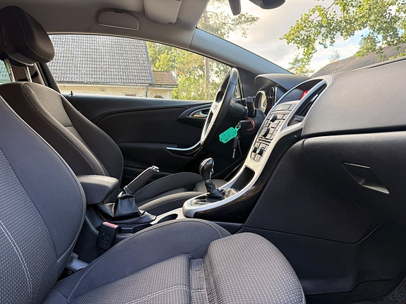 Opel Astra 10 of 23