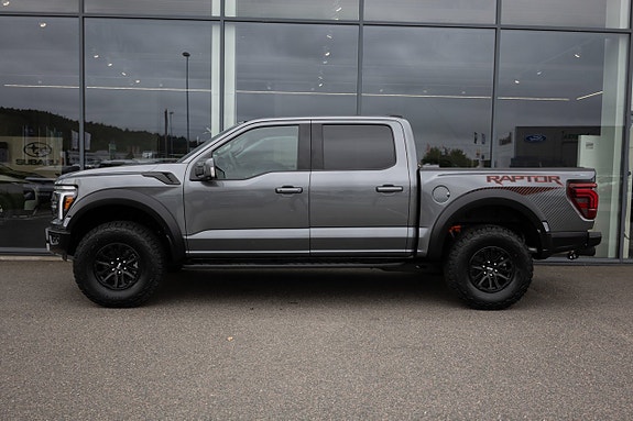 Ford F-150 4 of 16