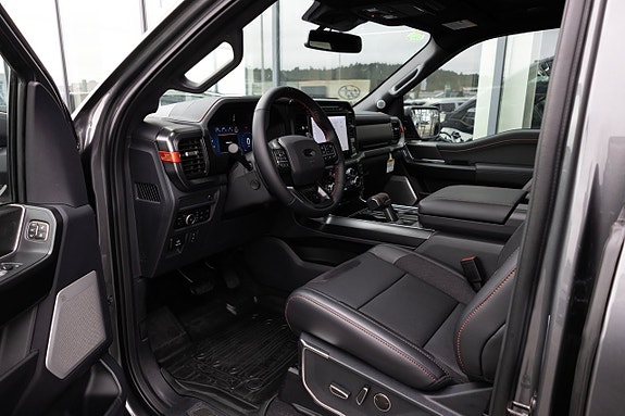 Ford F-150 8 of 16