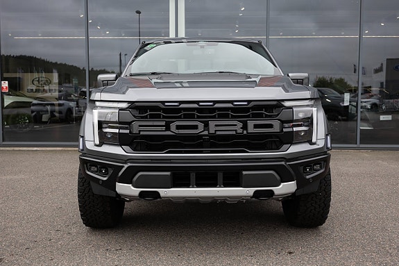 Ford F-150 2 of 16