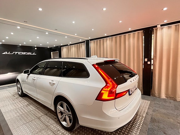 Volvo V90 8 of 18