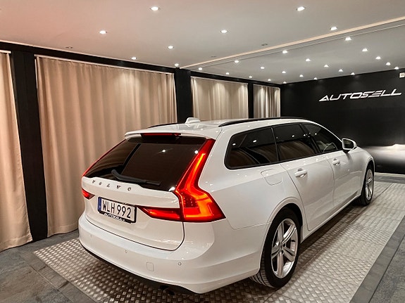 Volvo V90 7 of 18