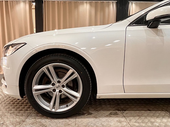 Volvo V90 4 of 18