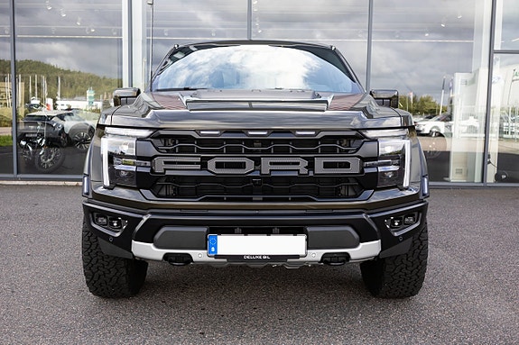 Ford F-150 2 of 18