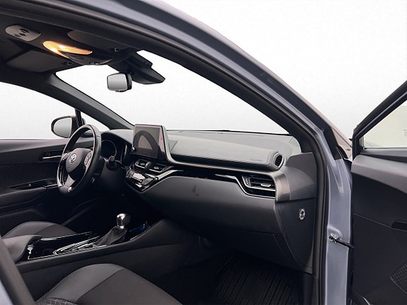 Toyota C-HR 12 of 27