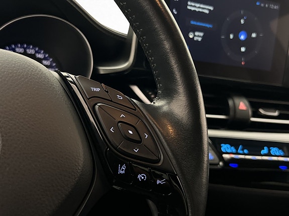 Toyota C-HR 16 of 27