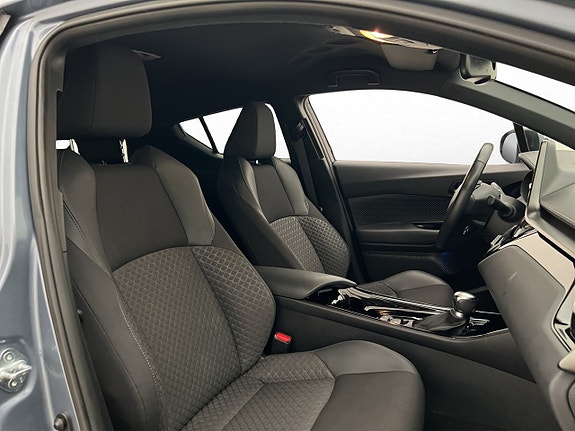 Toyota C-HR 11 of 27