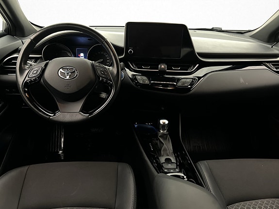 Toyota C-HR 10 of 27