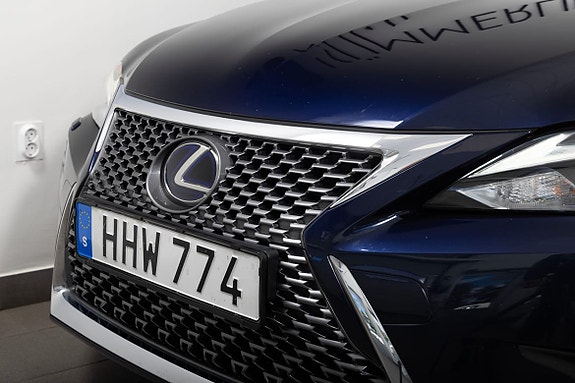 Lexus CT200h 3 of 20