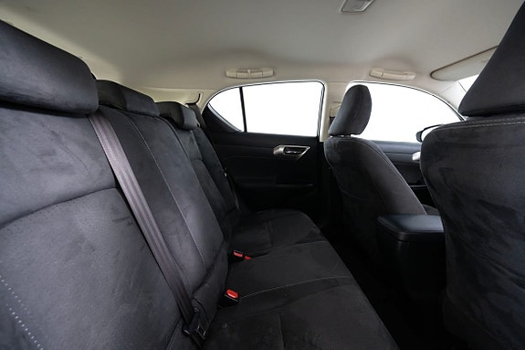 Lexus CT200h 15 of 20