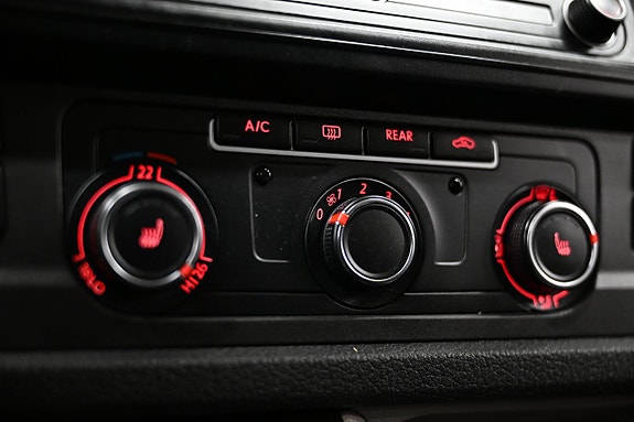 Volkswagen Caravelle 25 of 30